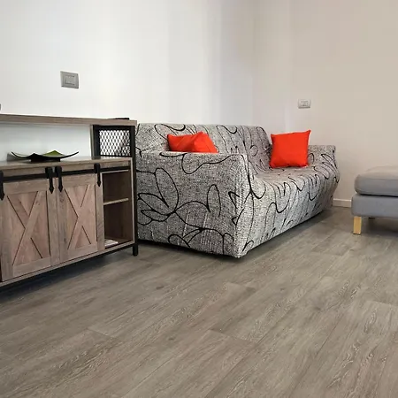 Emma House בלאנו