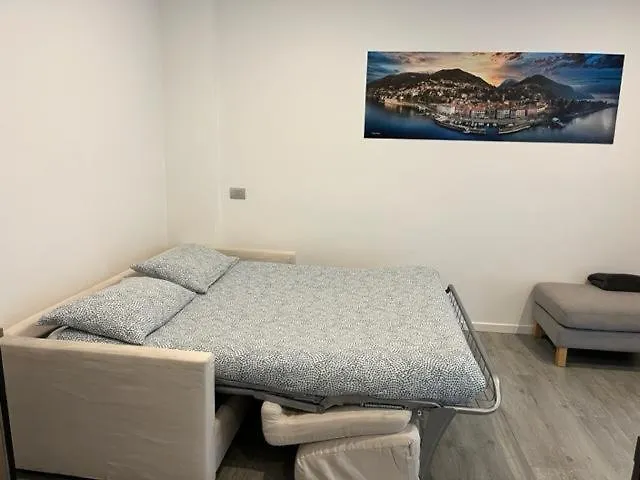 Emma House דירה